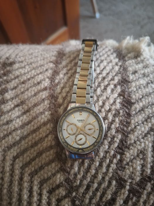 Оригинален дамски часовник Casio