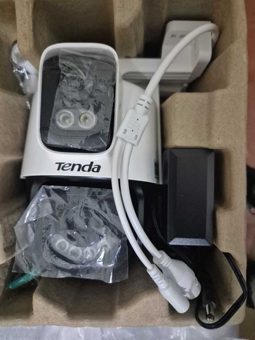 Cameră de supraveghere Tenda CH9 6MP cu obiectiv dublu  WIFI