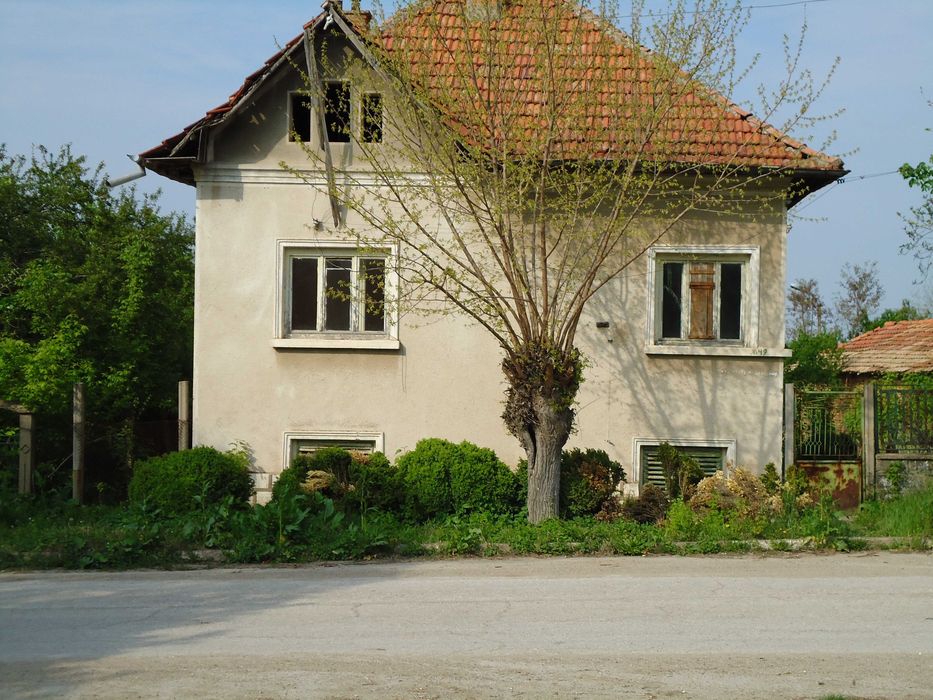 Продава се Къща в с. Буковец, Област Враца - 120 кв.м за 125 €/кв.м - Снимка #1