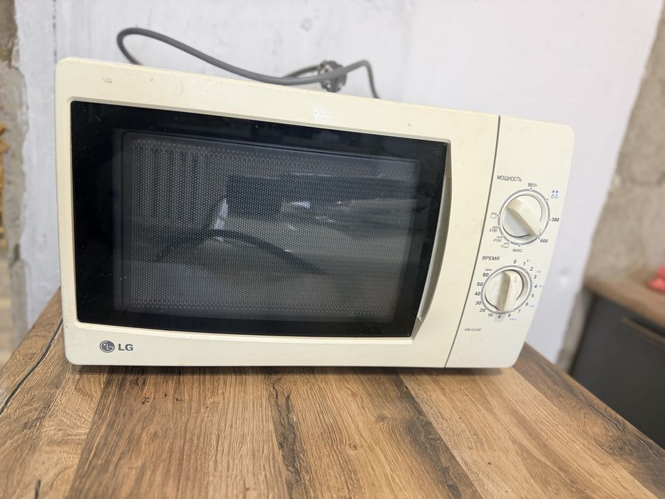 Продам микроволновую печь