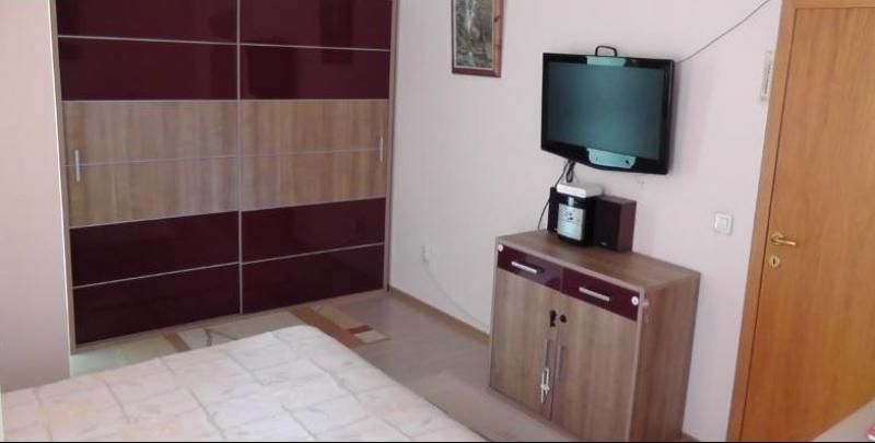 Дава се под наем Тристаен апартамент в София, Студентски град - 90 кв.м за 749 € - Снимка #4