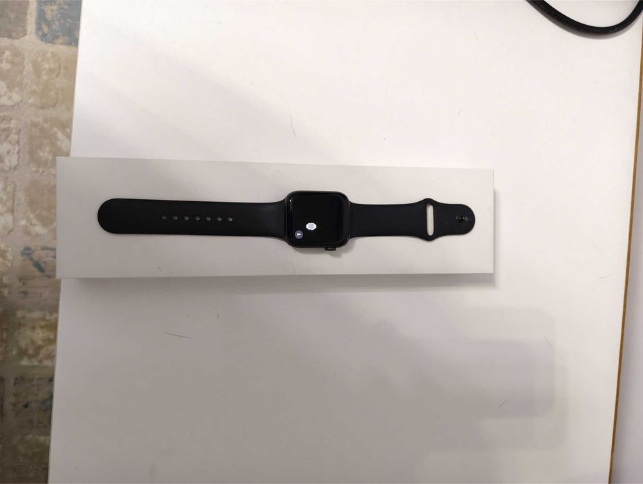 Смарт часы Apple Watch SE