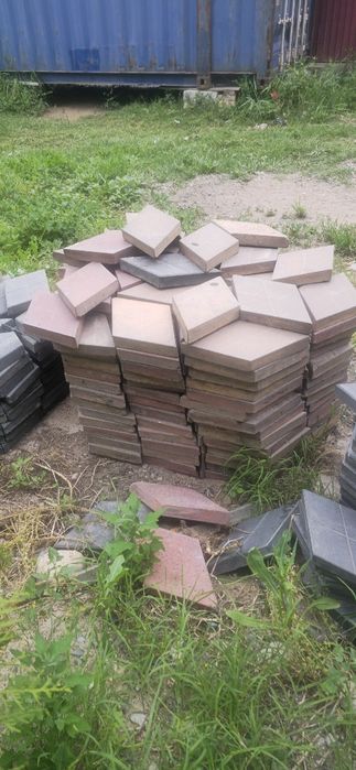 Продам брусчатку б у ромбик