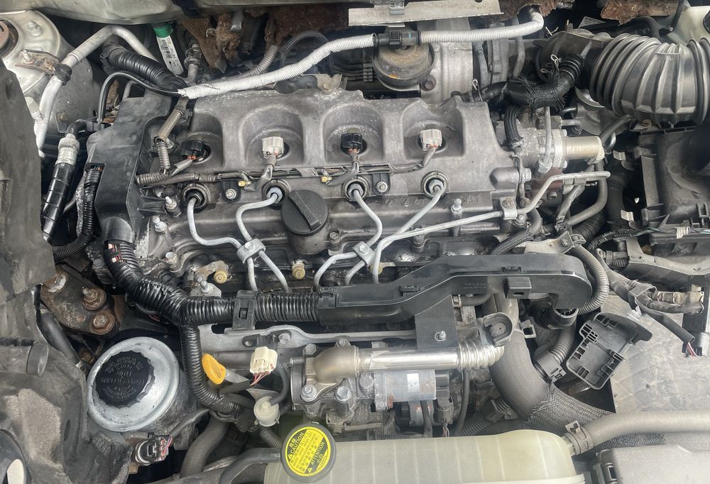 Toyota Avensis 2.2 d 150 к. с на части