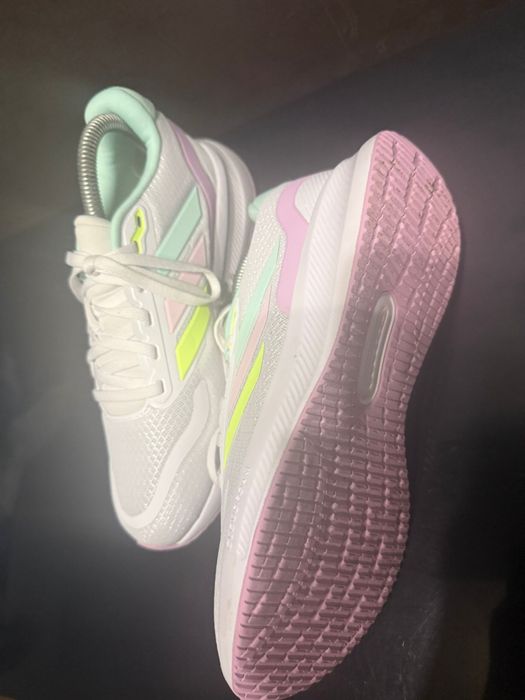 Дамски маратонки adidas 38