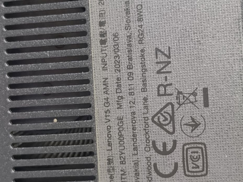 Dezmembrez  Lenovo v15 g4 15.6 ryzen 3 7320 4 nuclee  8gb ddr5