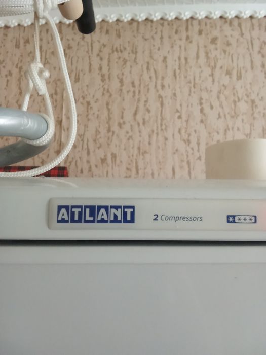 Продам холодильник Atlant