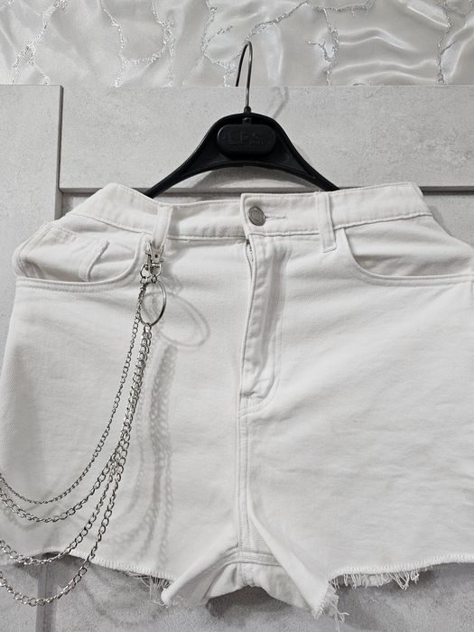 Джинсовые шорты для девочки. 12-13 лет.