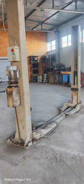 Vând Elevator 4 tone