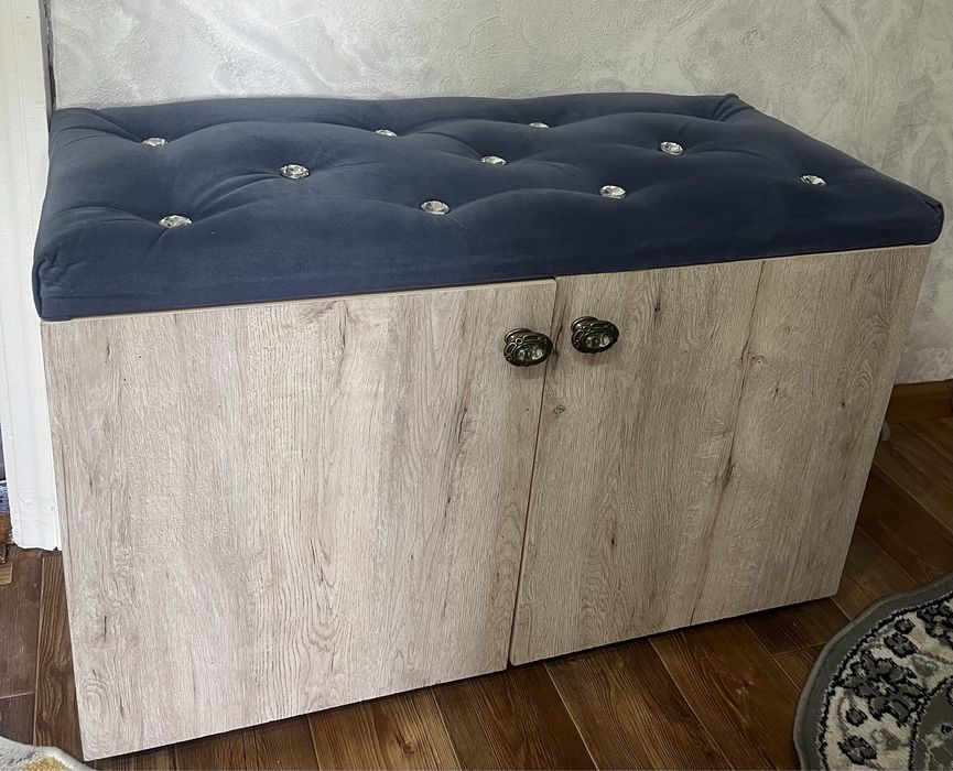 Продам тумбочку для обуви