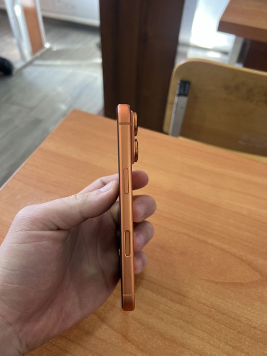 Iphone 17 pro orange