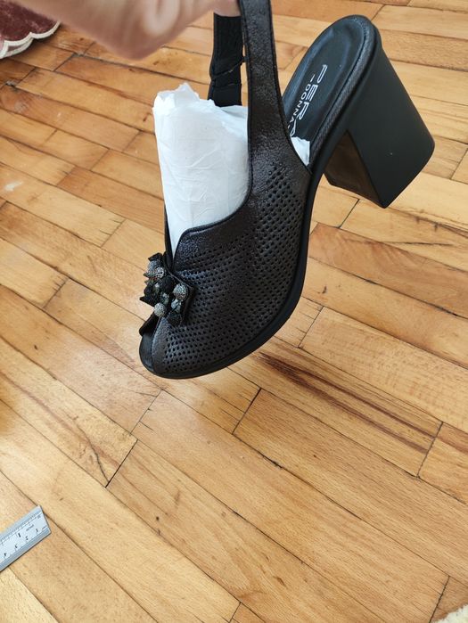 Продам кожаные туфли 39,40 размер