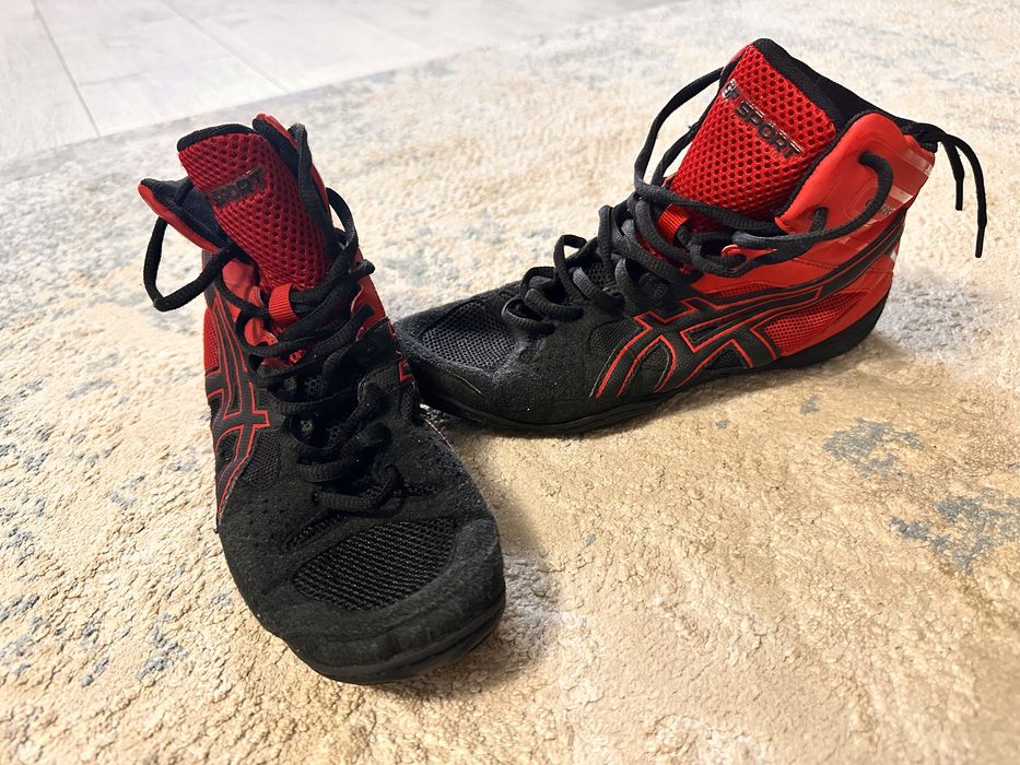 Борцовка Asics б/у