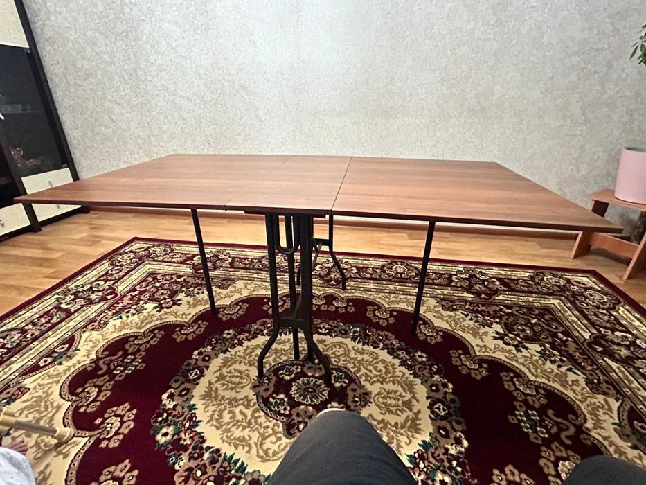 Продается стол-тумба