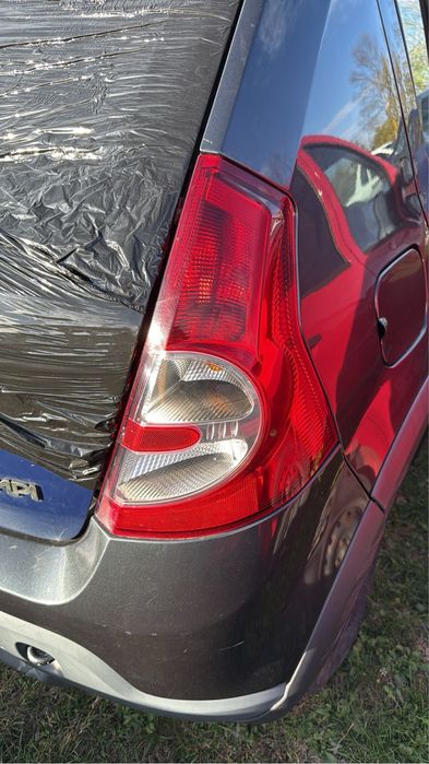 Dezmembrez Dacia Sandero euro 4 si 5  1.2 16v, 1.4 , 1.5 dci , 1.6