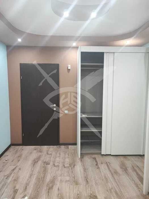 Продава се Тристаен апартамент в Стара Загора, Била - 124 кв.м за 1655 €/кв.м - Снимка #6