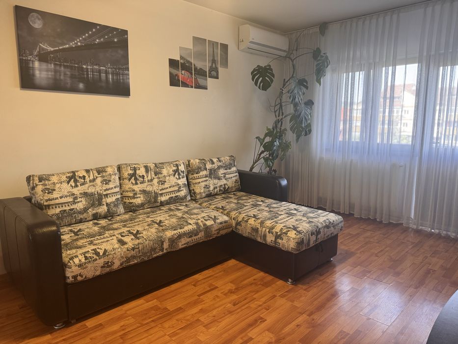 Inchiriez apartament 2 camere in Rm. Valcea, centru