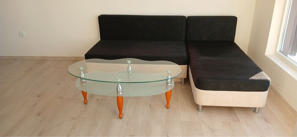 Диван с холна маса