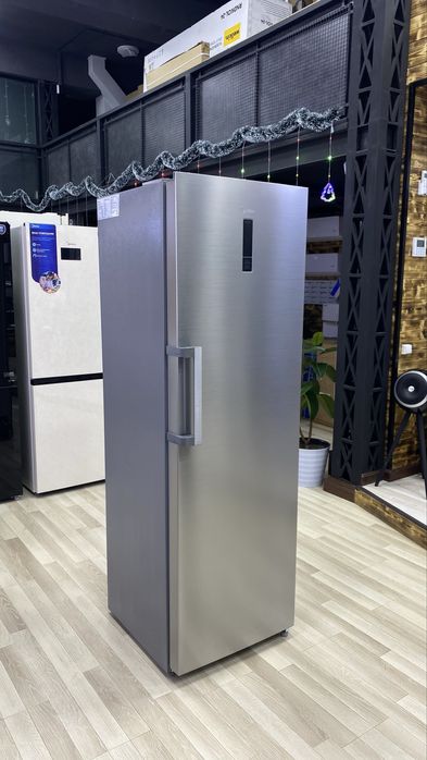 Морозильник Premium класса Midea на 272 литра / модель MDRU385FZF46