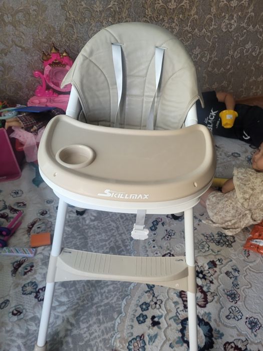 Детский стол для кормление