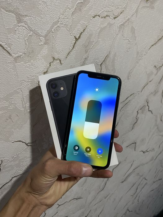 Продам Айфон 11 64гб