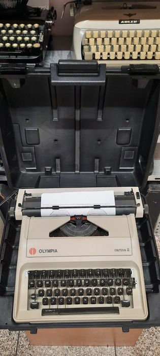 Mașină de scris  Olympia Carina 2 impecabilă