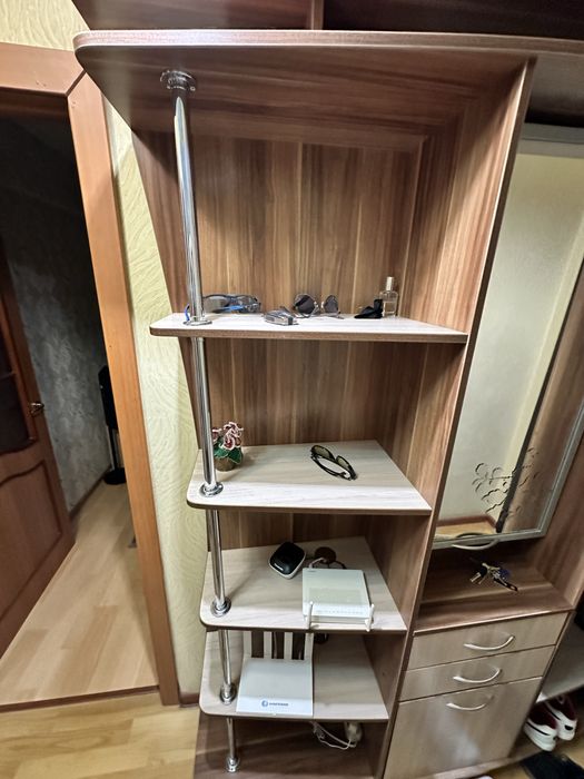 Стенка в прихожую