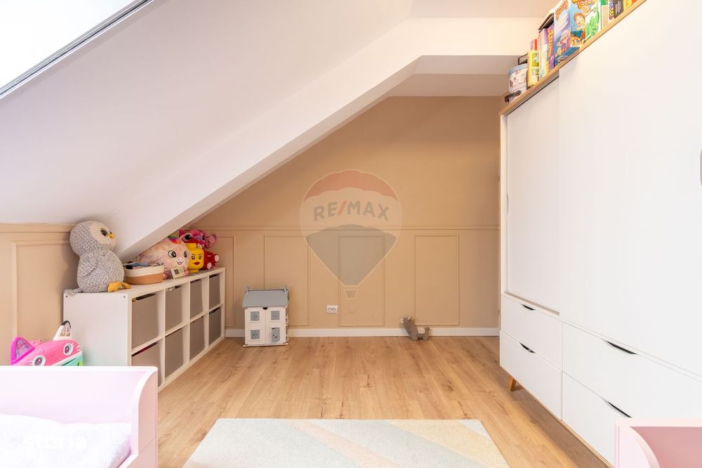 Apartament 3 camere de vanzare Bună Ziua str. Costache Negri Parcare