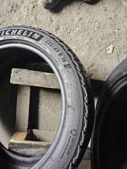 4 anvelope iarna 235 45 18 Michelin 2021