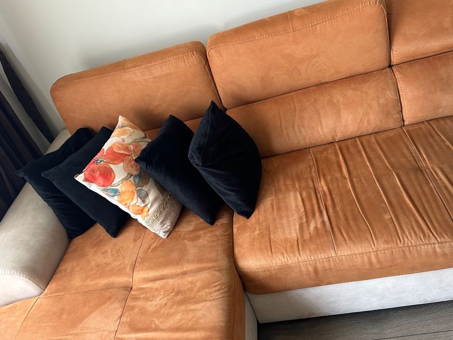 Много запазен диван с функция сън