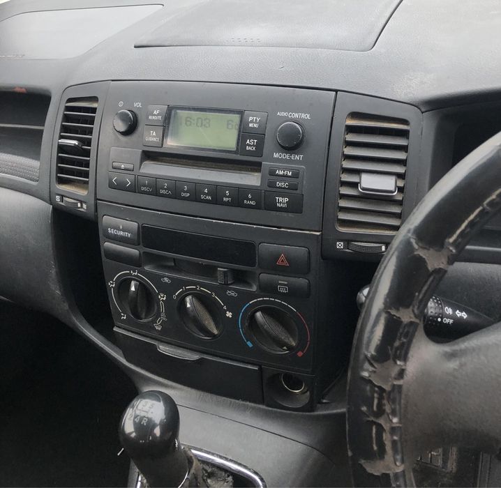 Toyota corolla verso 2.0 d4d на части