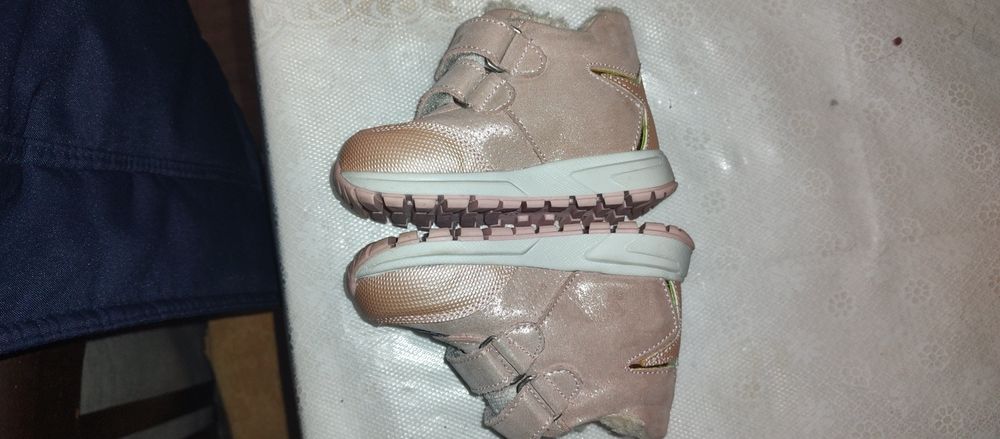 Детски боти изключително запазени 20 номер