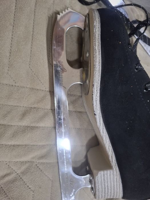 продам коньки для фигурного катания