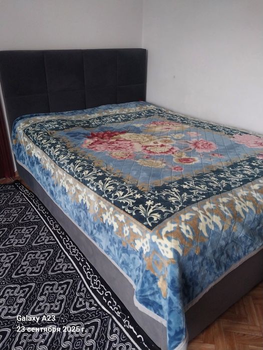 Двуспальная кровать