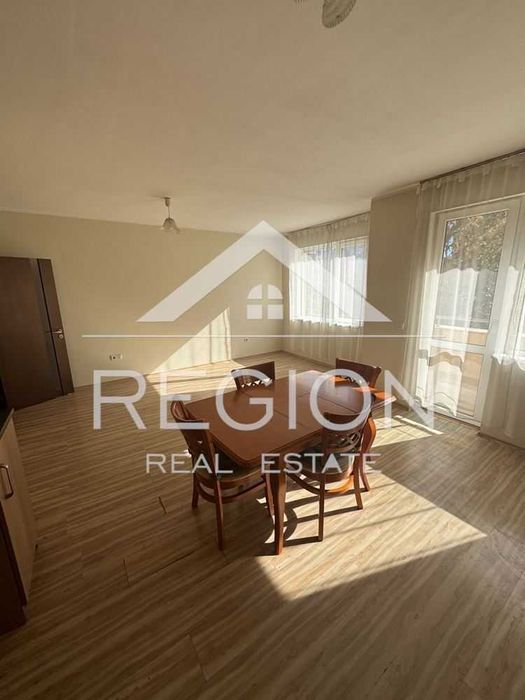 Тристаен полуобзаведен апартамент-Левски