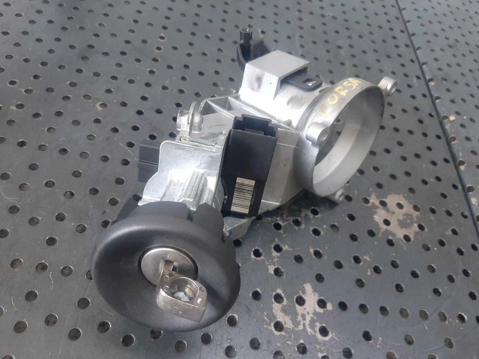 contact auto cu cheie opel corsa d  56155e