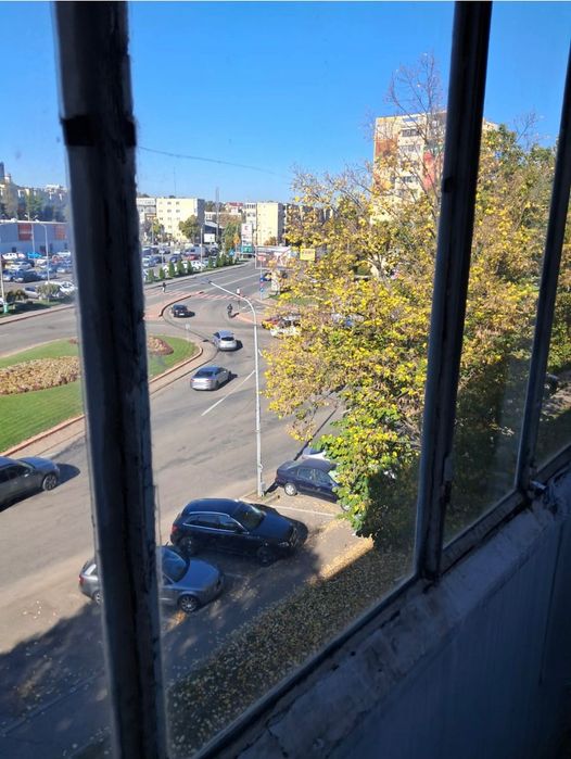 Inchiriez apartament 3 camere