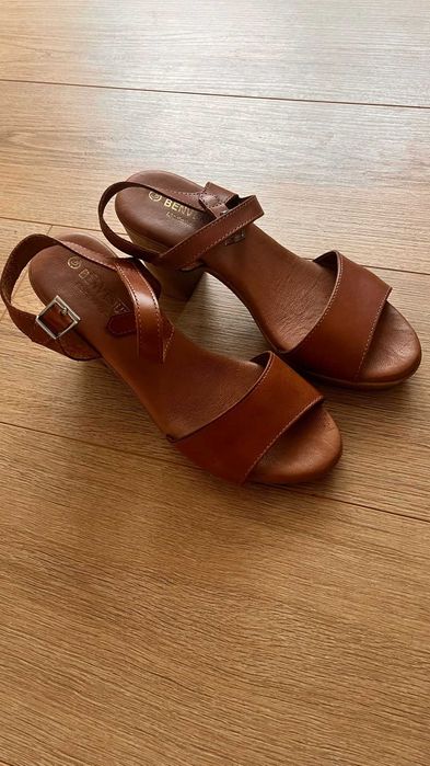Sandale elegante, din piele Benvenuti