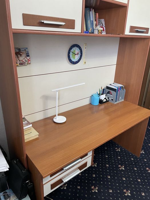 Продаю ученический стол