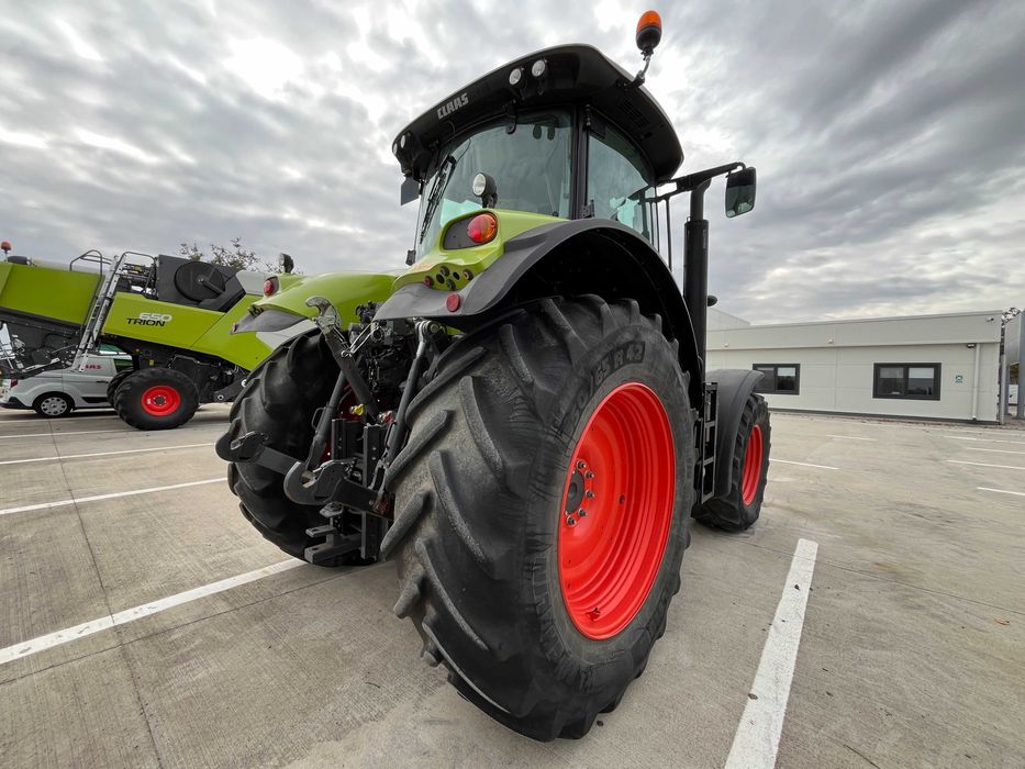 Tractor CLAAS Axion 800
