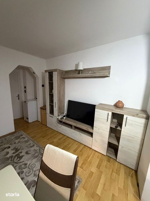 Apartament Semi decomandat Calea Românilor la 3-4minute de centru