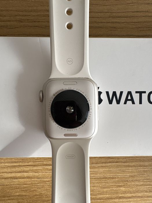 Apple Watch SE (Gen 2) Starlight