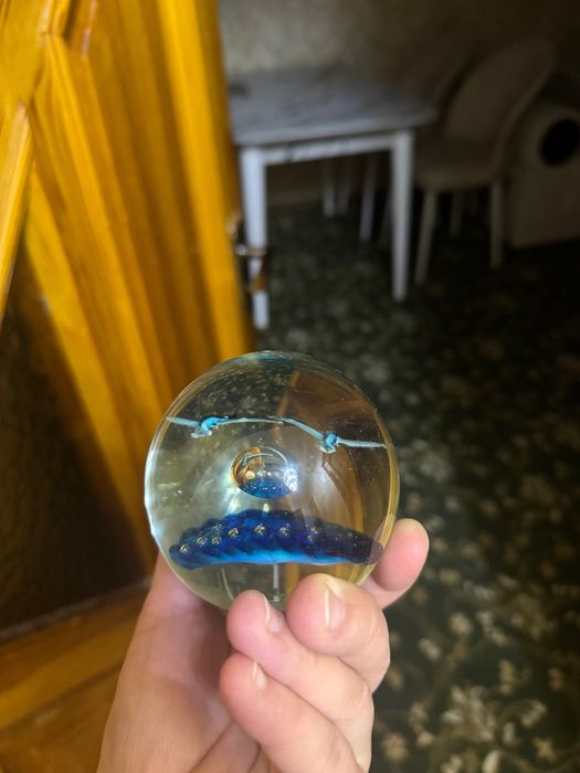 Декоративный винтажный прессованный шар из стекла