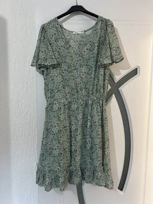 Спортно елегантни роклички