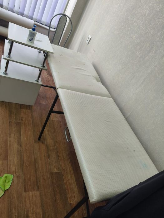 Продам кушетку помощницу чехол