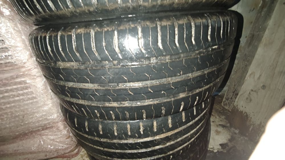 Продам комплект летних шин