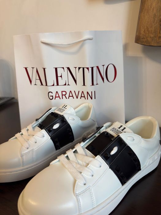 Valentino Garavani обувки 42/43 номер с кутия и торбичка