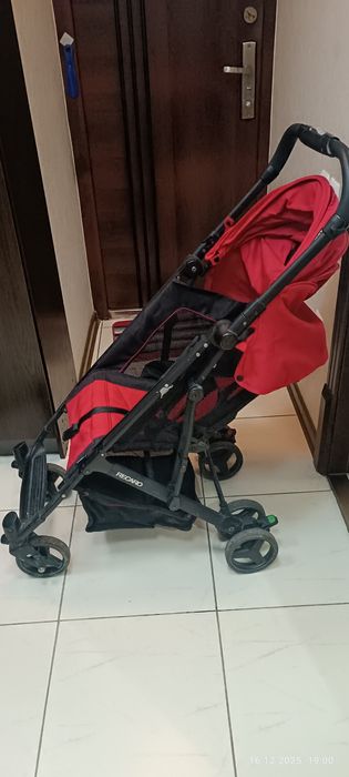 Коляска красная Recaro