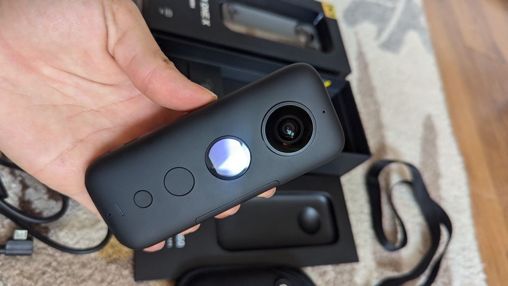 Insta360 action camera като нова пълен комплект