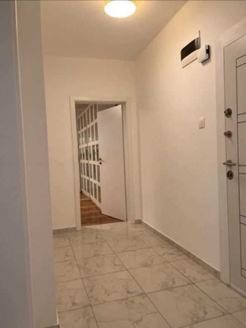 Дава се под наем Тристаен апартамент в София, Лозенец - 65 кв.м за 996.03 € - Снимка #10